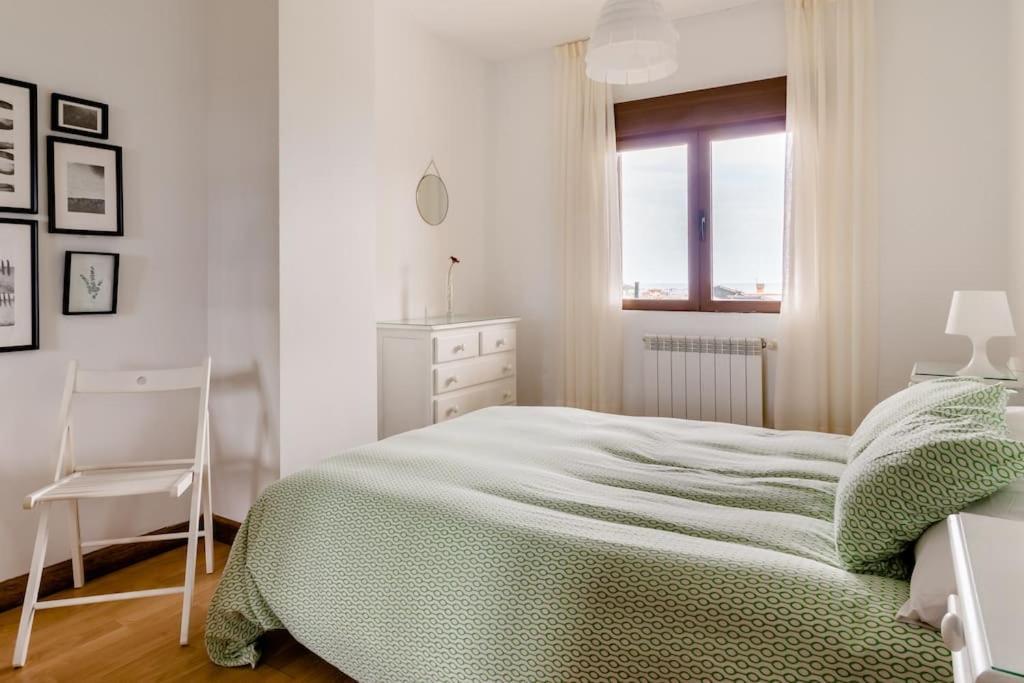 Casa De Las Flores - Apartamento Con Jardin Privado Frente A La Playa De Comillas Exteriör bild