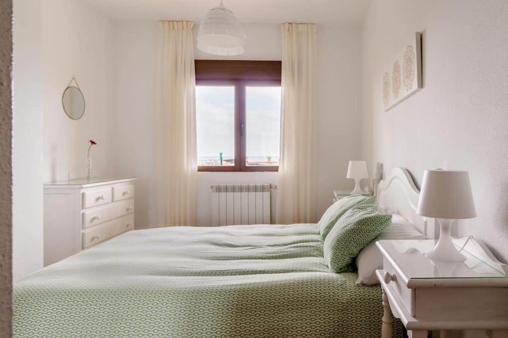 Casa De Las Flores - Apartamento Con Jardin Privado Frente A La Playa De Comillas Exteriör bild