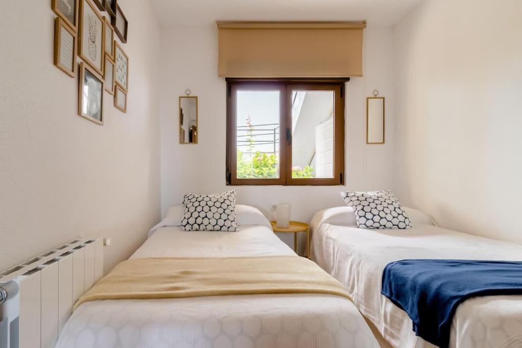 Casa De Las Flores - Apartamento Con Jardin Privado Frente A La Playa De Comillas Exteriör bild
