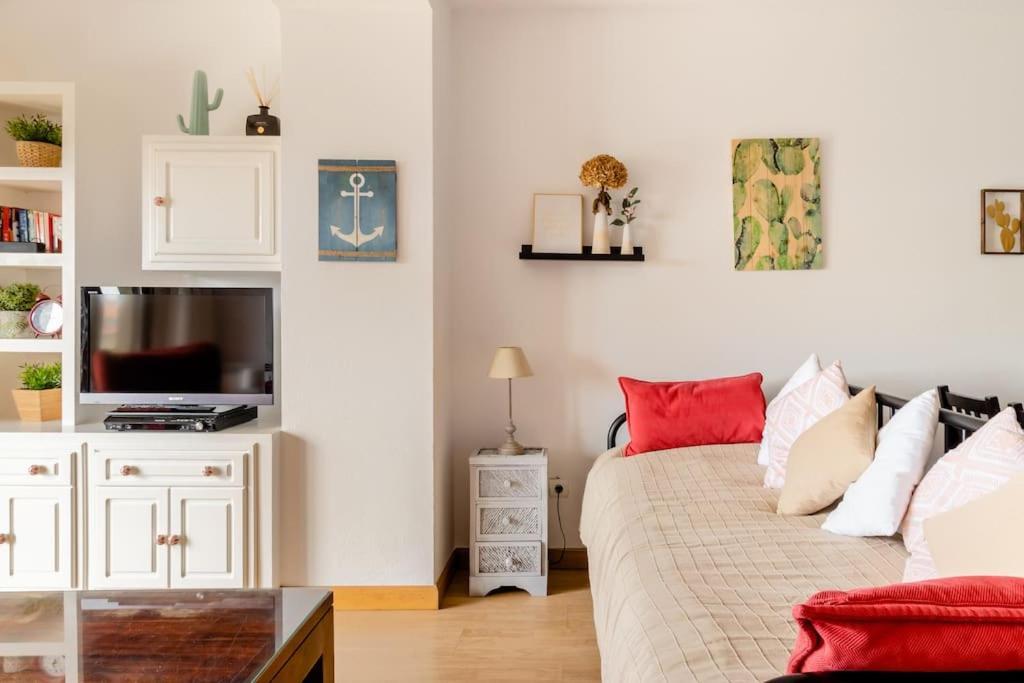 Casa De Las Flores - Apartamento Con Jardin Privado Frente A La Playa De Comillas Exteriör bild