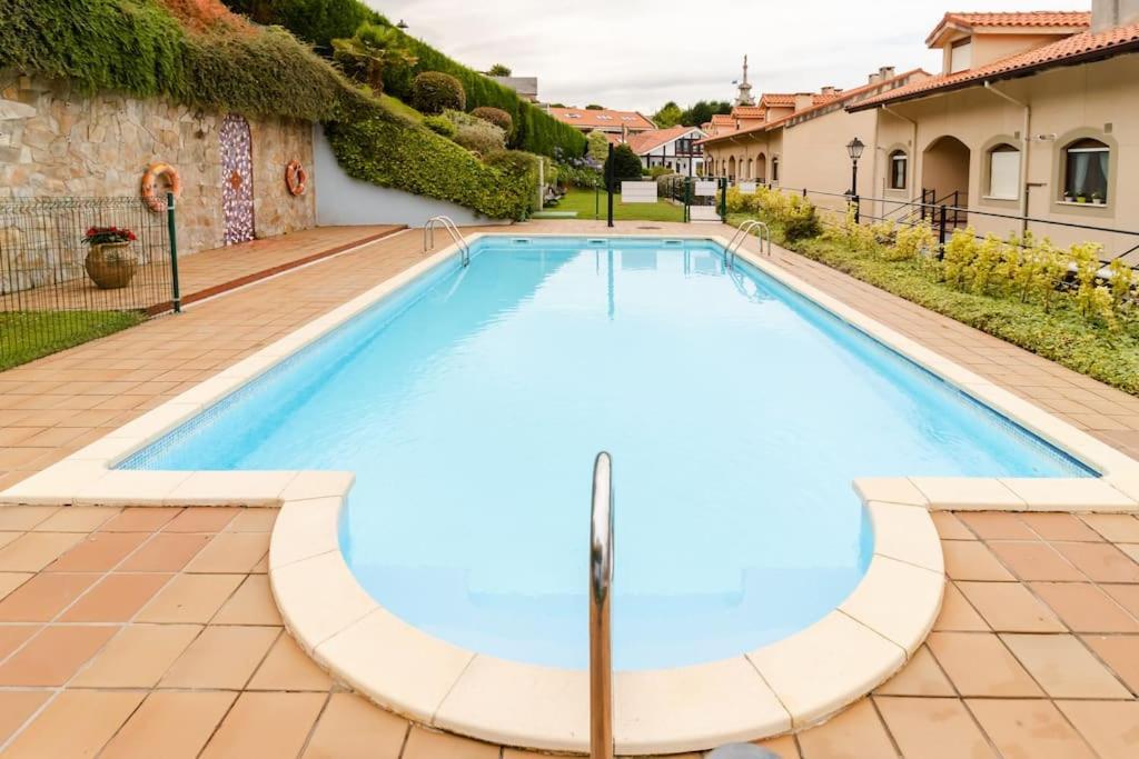 Casa De Las Flores - Apartamento Con Jardin Privado Frente A La Playa De Comillas Exteriör bild