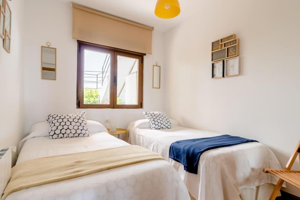 Casa De Las Flores - Apartamento Con Jardin Privado Frente A La Playa De Comillas Exteriör bild