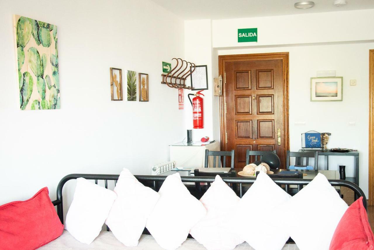 Casa De Las Flores - Apartamento Con Jardin Privado Frente A La Playa De Comillas Exteriör bild